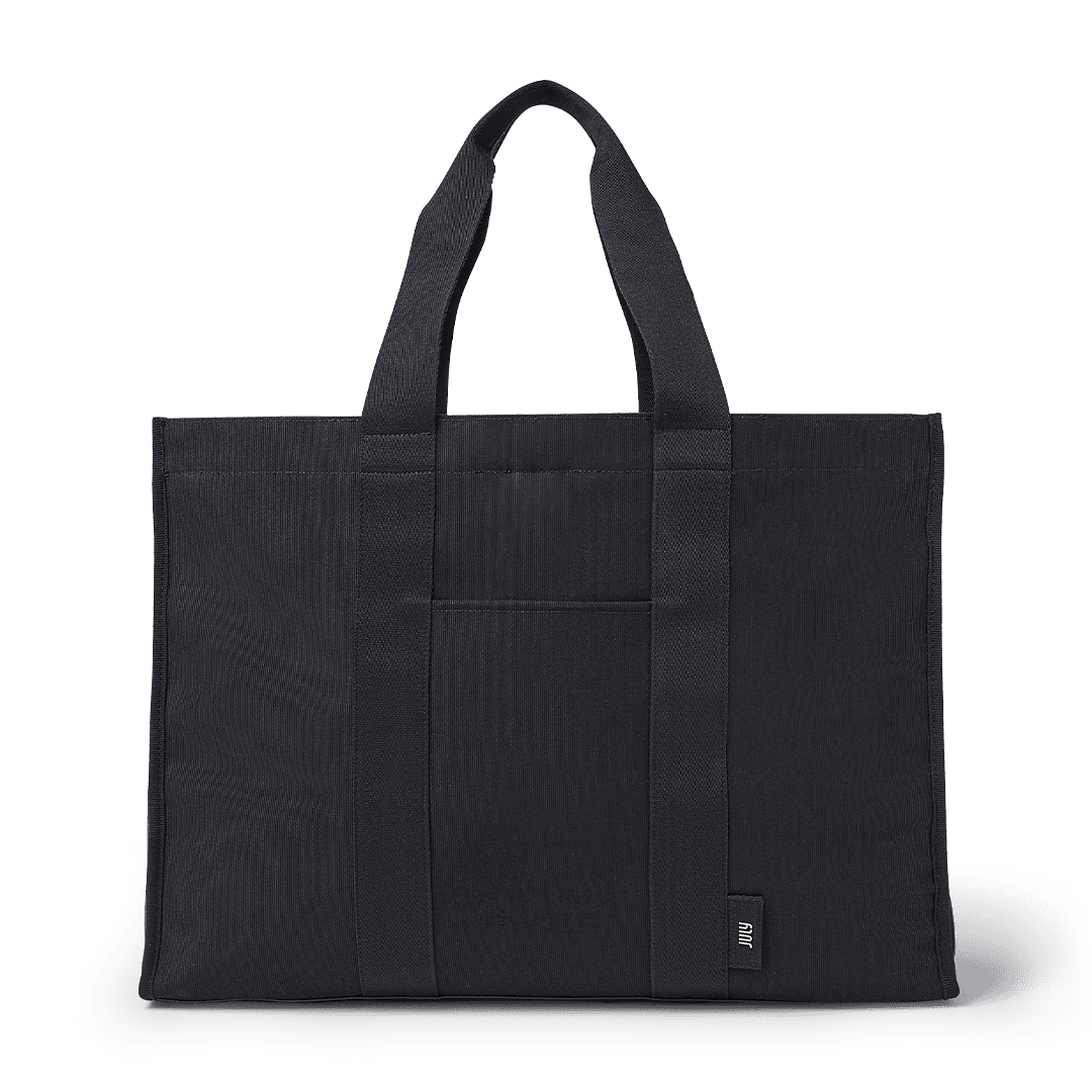Everyday_GarmentTote_Black_To Scale.png