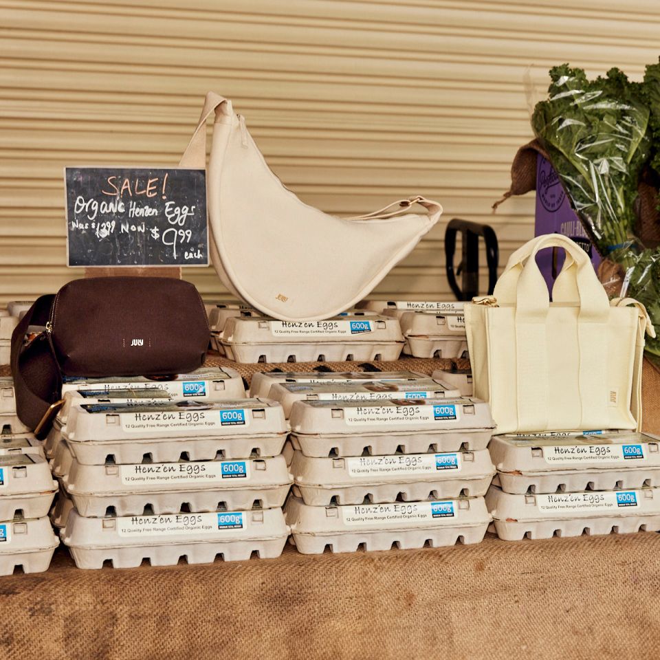 PDP_CrescentBag_Slot 5 .jpg